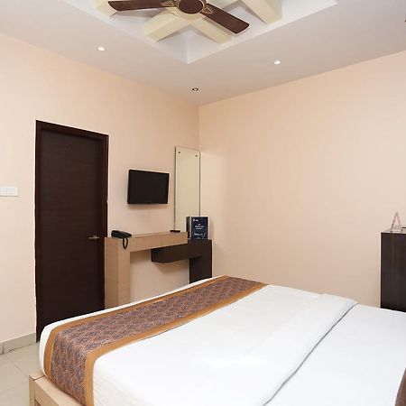 Oyo 11596 Sanjay Guest House Kanpur Exterior foto