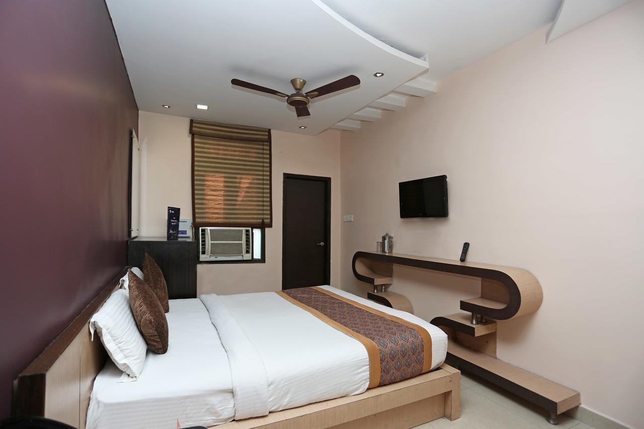 Oyo 11596 Sanjay Guest House Kanpur Exterior foto