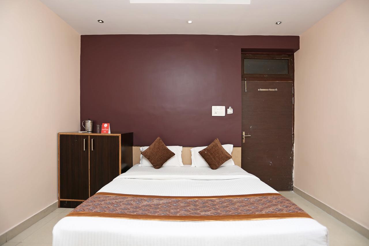 Oyo 11596 Sanjay Guest House Kanpur Exterior foto