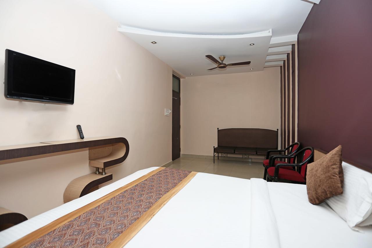 Oyo 11596 Sanjay Guest House Kanpur Exterior foto